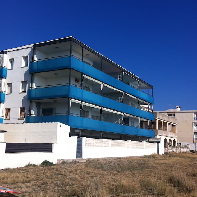 Comunidad de propietarios Castelldefels rehabilitada por CRUGA Rehabilita